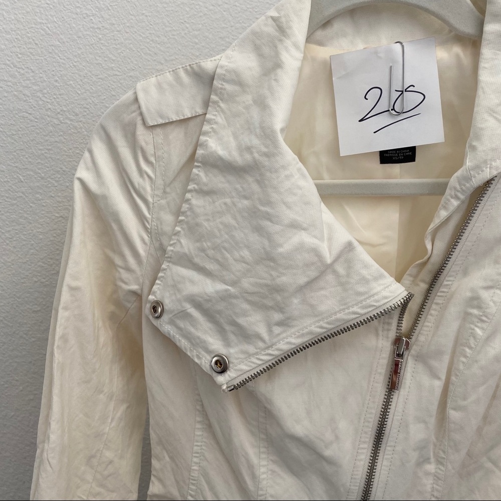 #20 - Picture 2 of 3